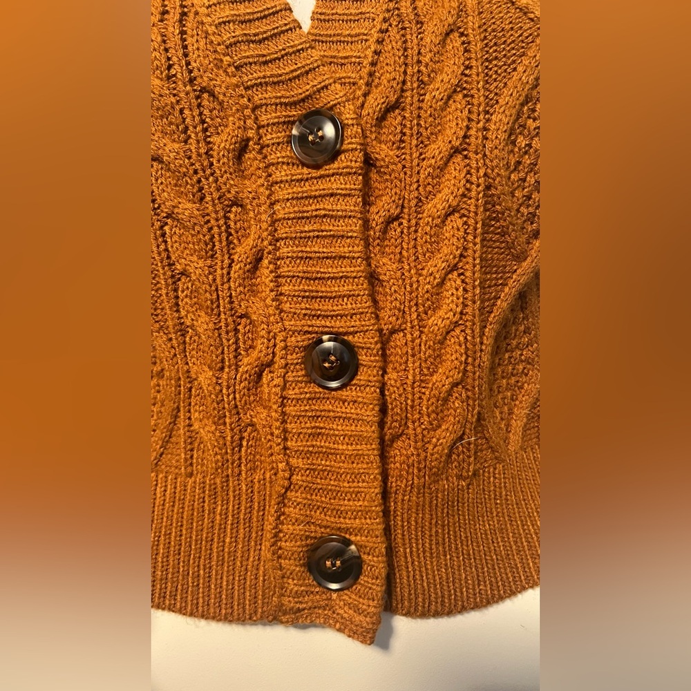 Wynter Cable Knit Button-Up Vest size M - Picture 3 of 10
